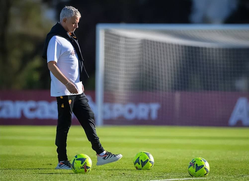 starsports app-社区盾赛程吃紧，本菲卡国际比赛日回应争议，气氛紧张，训练强度明显提升-starsports app