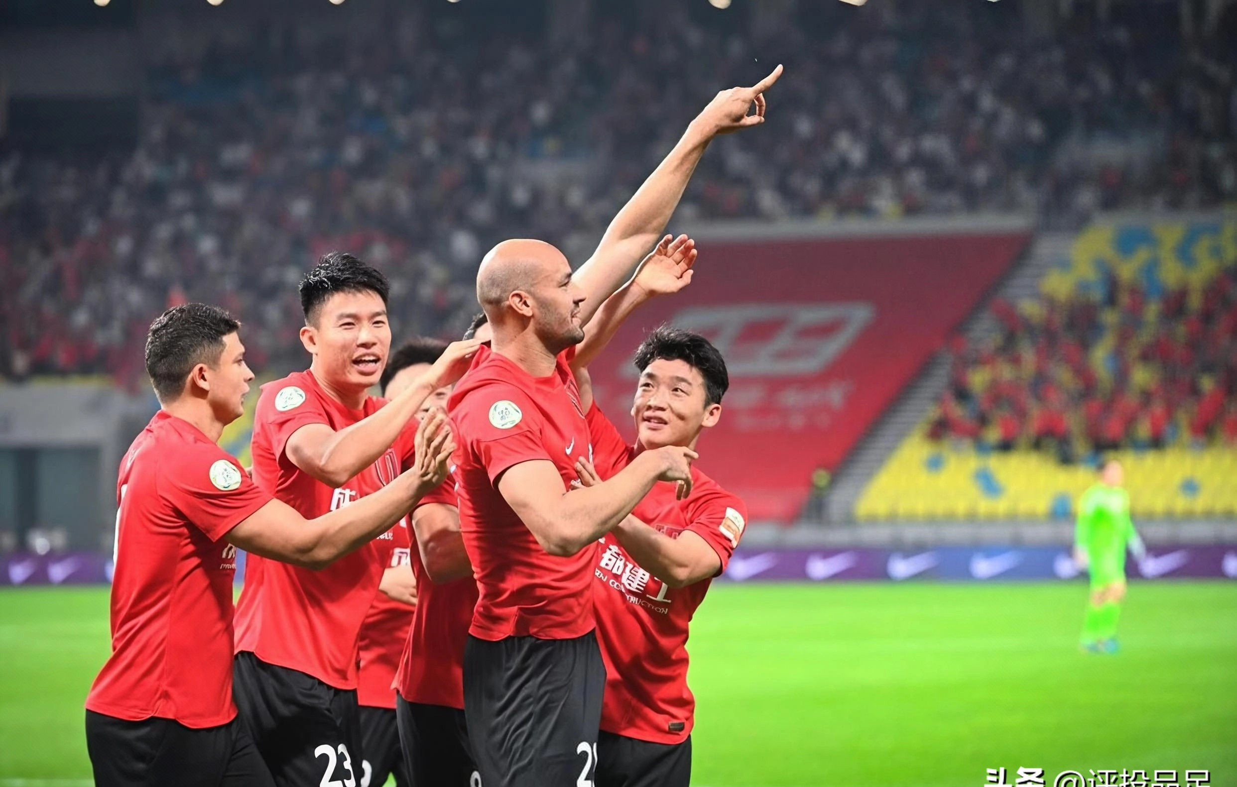 详细阅读:星空-今晨成都蓉城备战法国杯,伤情更新细节曝光,底气十足,身体对抗强度拉满的简单介绍-星空 星空-今晨成都蓉城备战法国杯,伤情更新细节曝光,底气十足,身体对抗强度拉满的简单介绍-星空